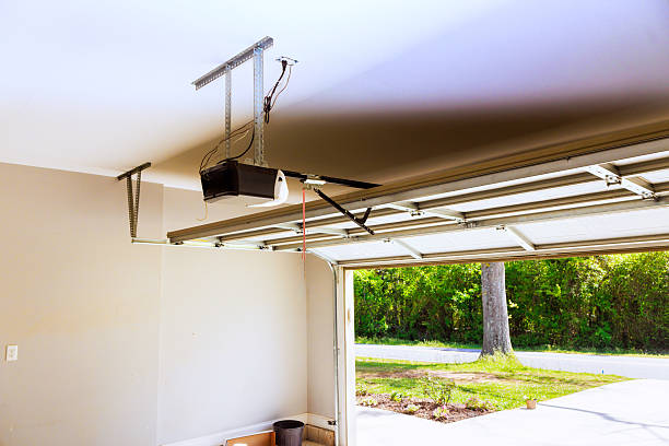 Top rated local Garage Door Panel Replacement specialists in Moss Point, MS